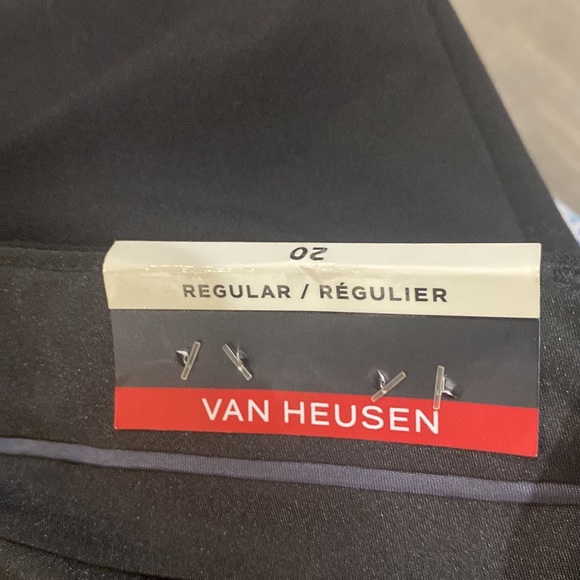 WILL NOT TAKE LESS NWT Men’s Van Heusen Formal Black Slacks - Picture 6 of 6